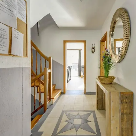 Дом отдыха Luxury Holiday With Private Garden In Tyrol Бриксен-им-Тале